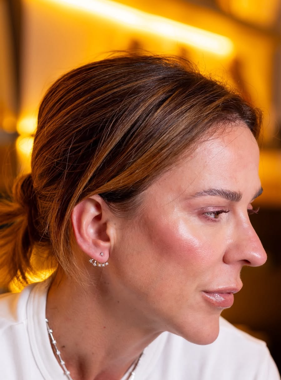 Cliente O&Co. usando moissanites